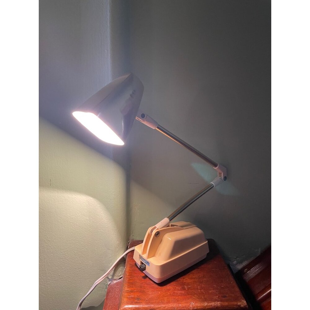 Vintage MCM Cygnet-Lite Model X317 Yellow gold Folding Desk Lamp - Picture 12 of 16